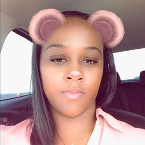 Meet your Posher, Latoya